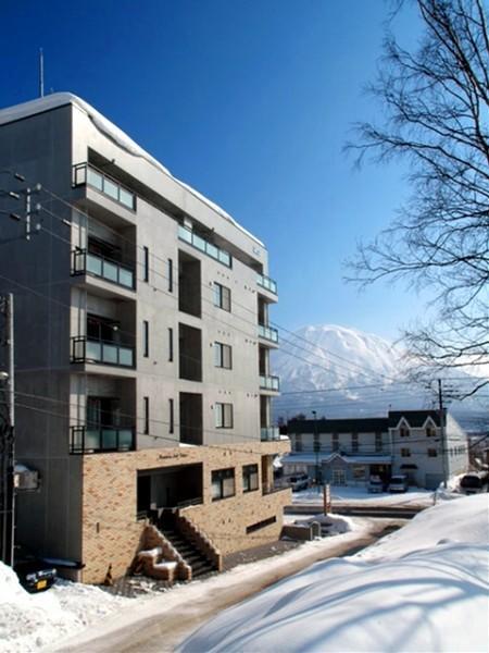 Mountainside Palace Куттян Экстерьер фото